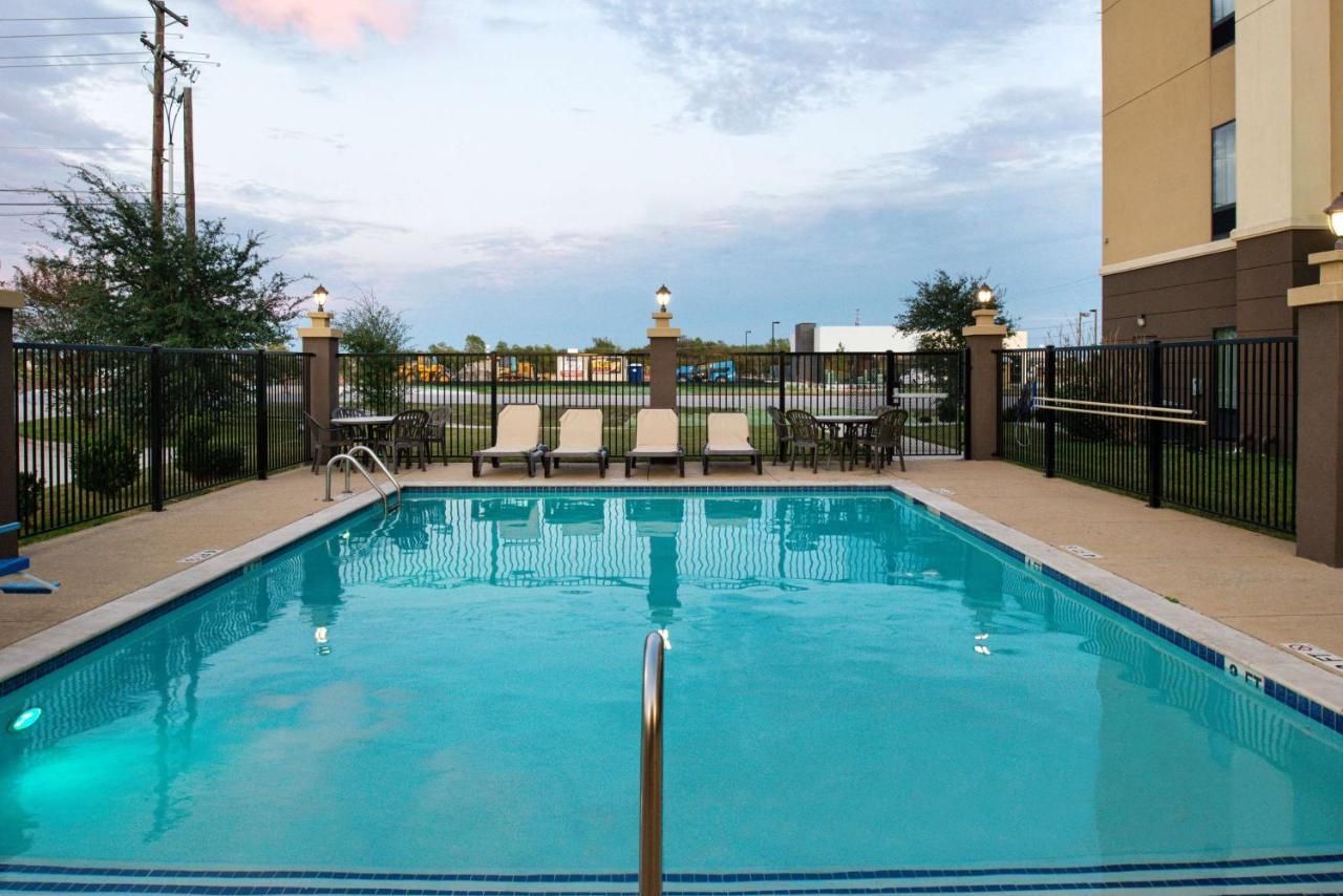 Hampton Inn And Suites Hutto Eksteriør billede